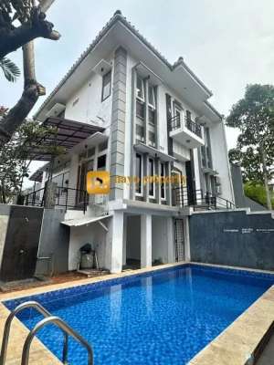 Rumah Bagus Siap Huni Ada Kolam Renang di Bangka Kemang Jakarta lokasi di Mampang Prapatan, tersedia melalui melalui situs Olx