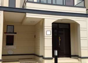 Rumah Bagus Unfurnished SHM Cluster Allura Lavon Suvarna lokasi di ",
          price: `1000000000`,
          currency: `IDR`
    };


    let pageData = {
        viewPhoneModalField: , tersedia melalui melalui situs Lamudi