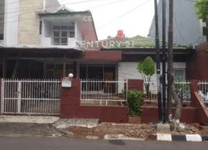 Rumah Bangunan Lama One Gate System Di Warung Buncit R2215 lokasi di mampang-prapatan, tersedia melalui melalui situs Lamudi