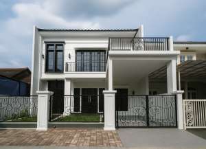 Rumah Baru 2 Lantai Taman Chrysant BSD City lokasi di ",
          price: `2950000000`,
          currency: `IDR`
    };


    let pageData = {
        viewPhoneModalField: , tersedia melalui melalui situs Lamudi