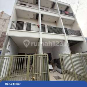 Rumah Baru 3lt Perumahan Duri Kepa Dekat Tanjung Duren Jakarta Barat , tersedia melalui melalui situs Rumah123