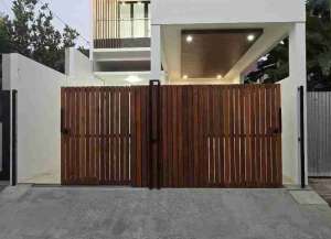 Rumah Baru Dalam Komplek Tenang Dengan Halaman Luas Siap Huni lokasi di pondok-kelapa-1, tersedia melalui melalui situs Lamudi