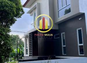 RUMAH BARU DI CIGADUNG KOMPLEK UNPAD BANDUNG lokasi di ",
          price: `3100000000`,
          currency: `IDR`
    };


    let pageData = {
        viewPhoneModalField: , tersedia melalui melalui situs Lamudi