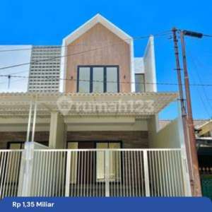 Rumah Baru Rungkut Menanggal Harapan 2 Lantai Bisa Pilih Facade , tersedia melalui melalui situs Rumah123