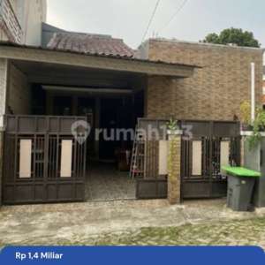 Rumah Bebas Banjir 2 Lantai di Jalan AMD, Sawah Lama, Ciputat , tersedia melalui melalui situs Rumah123