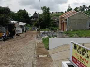 RUMAH BERASA VILLA cuma 380 jt an lokasi di Ngamprah, tersedia melalui melalui situs Olx