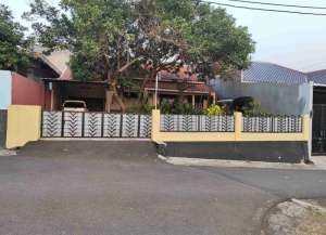 RUMAH BESAR DI JL KARANGREJO TENGAH GAJAHMUNGKUR SEMARANG lokasi di gajahmungkur, tersedia melalui melalui situs Lamudi