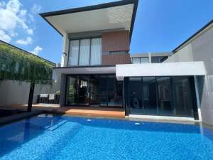 RUMAH BESERTA FURNISH MEWAH NAVAPARK LYNDON BSD lokasi di Bumi Serpong Damai, tersedia melalui melalui situs Olx