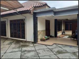 Rumah Botol Jalan Bangka Raya No 17 D Pela Mampang Jakarta Selatan lokasi di Mampang Prapatan, tersedia melalui melalui situs Olx