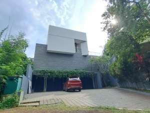 Rumah Brand New 3 Lantai with Private Pool di Terrace Bukit Golf BSD lokasi di Gunung Putri, tersedia melalui melalui situs Olx