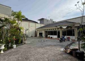 rumah cantik dan mewah di tengah kota balikpapan lokasi di balikpapan-utara, tersedia melalui melalui situs Lamudi