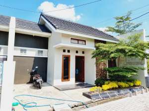 Rumah Cantik Murah Gress Ready Unit Cluster Gondangrejo lokasi di Gondangrejo, tersedia melalui melalui situs Olx