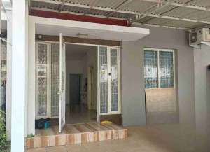 Rumah Cantik Sudah Renovasi di Green Lake City Cluster Amerika lokasi di petir-1, tersedia melalui melalui situs Lamudi