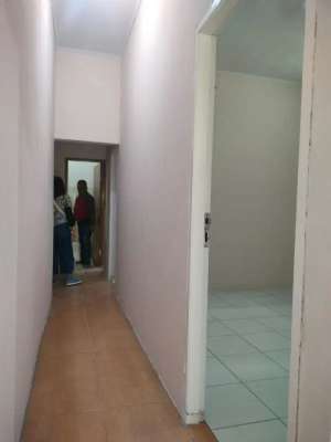 rumah cipondoh Tangerang lokasi di Cipondoh, tersedia melalui melalui situs Olx