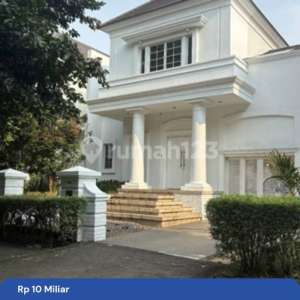 RUMAH CLUSTER DE MAJA DE PARK BSDSwim Pool , tersedia melalui melalui situs Rumah123