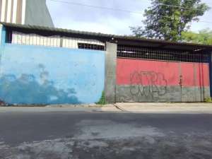 Rumah dan Bangunan Rumah Strategis Dekat Kampus UMS lokasi di Kartasura, tersedia melalui melalui situs Olx