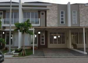 Rumah dekat ClubHouse di Green Lake City lokasi di cengkareng, tersedia melalui melalui situs Lamudi