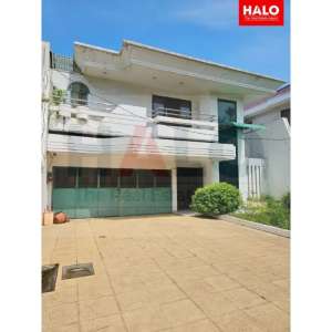 Rumah di Jalan Utama Green Garden Jakarta Barat lokasi di Kebon Jeruk, tersedia melalui melalui situs Olx