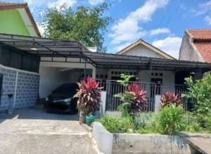 Rumah Di Jogja Rumah 2 Lantai Kasihan Bantul dekat kampus UMY, Almaata lokasi di Kasihan, tersedia melalui melalui situs Olx