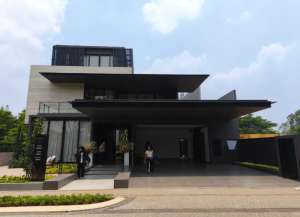 RUMAH DIJUAL DI BOTANIC VILLA AT NAVAPARK BSD CITY TANGERANG SELATAN lokasi di cisauk, tersedia melalui melalui situs Lamudi