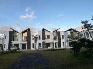 RUMAH DUA LANTAI DI TENGAH PUSAT KOTA BANDAR LAMPUNG lokasi di Tanjung Karang Pusat, tersedia melalui melalui situs Olx