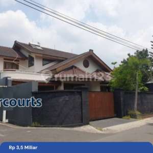 Rumah Etnik Jawa Nuansa Kayu Jati Di Kadipiro Solo , tersedia melalui melalui situs Rumah123