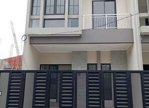 Rumah Gress Wisma Mukti Klampis Anom Surabaya, Siap Huni lokasi di klampis-ngasem, tersedia melalui melalui situs Lamudi