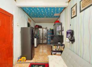 Rumah Hadap Utara 15 Mnt ke RS Tiara Bekasi Dibantu KPR J-28107 lokasi di ",
          price: `780000000`,
          currency: `IDR`
    };


    let pageData = {
        viewPhoneModalField: , tersedia melalui melalui situs Lamudi