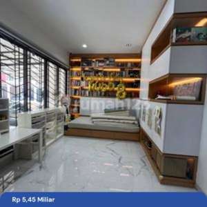 Rumah Hoek 2,5 Lantai , tersedia melalui melalui situs Rumah123