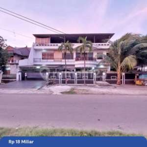 Rumah Hoek 600m2 Lebar Jalan Besar Duri Kepa Dekat Tanjung Duren Jakarta Barat , tersedia melalui melalui situs Rumah123