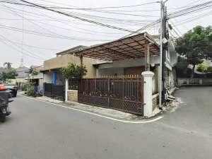 Rumah Hook 200 M2 Siapa Huni Banyak Akses Lebar 2 Mobil lokasi di Pancoran, tersedia melalui melalui situs Olx
