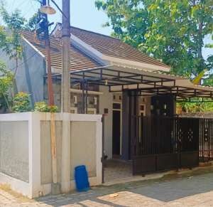 RUMAH HOOK CLUSTER BULUSAN UNDIP TEMBALANG lokasi di Tembalang, tersedia melalui melalui situs Olx