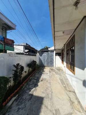 Rumah hook pusat kota bogor selangkah ke Tol dan Botani Mall lokasi di Bogor Timur - Kota, tersedia melalui melalui situs Olx