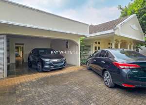 Rumah Lama Layak Huni di Jalan Bangka Delengkapi Kolam Renang lokasi di mampang-prapatan, tersedia melalui melalui situs Lamudi