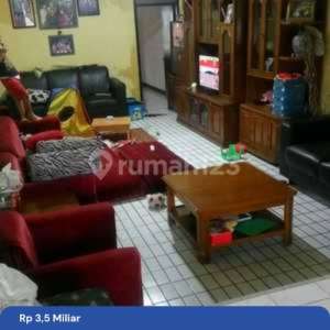 Rumah Lama Strategis Pinggir Jalan Di Mainroad Caringin Bandung , tersedia melalui melalui situs Rumah123