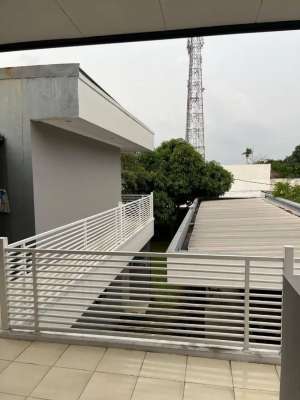 Rumah Langka Tanah Luas 411m Ciledug, Selangkah ke Tol JORR lokasi di Ciledug, tersedia melalui melalui situs Olx