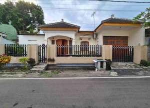 Rumah Luas 176 Perum Borobudur Dekat Soehat lokasi di ",
          price: `1000000000`,
          currency: `IDR`
    };


    let pageData = {
        viewPhoneModalField: , tersedia melalui melalui situs Lamudi