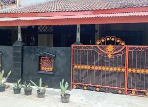 Rumah Luas Hadap Utara dekat RS Mitra Keluarga Jatiasih J-38024 lokasi di ",
          price: `1330000000`,
          currency: `IDR`
    };


    let pageData = {
        viewPhoneModalField: , tersedia melalui melalui situs Lamudi