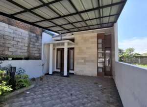 Rumah Luas123 di Arcamanik Cisaranten Kulon Siap HuniLA204 lokasi di antapani-cicadas, tersedia melalui melalui situs Lamudi