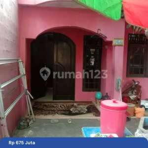 Rumah masuk gang motor, 100 meter ke Jalan Raya Poncol Ciracas , tersedia melalui melalui situs Rumah123