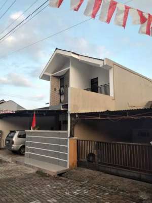 Rumah mewah 2 lantai kompleks kampus UMP Kembaran Purwokerto lokasi di Kembaran, tersedia melalui melalui situs Olx