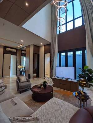 Rumah Mewah 2 Lantai Lokasi Strategis Dekat Summarecon Mall Serpong lokasi di Gading Serpong, tersedia melalui melalui situs Olx