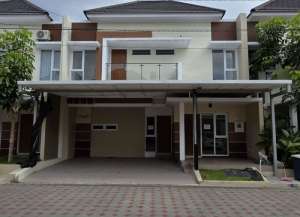 RUMAH MEWAH 2 LANTAI STRATEGIS DALAM RINGROAD DI PERUMAHAN GRIYA KUANTAN BANYURADEN GAMPING SLEMAN lokasi di gamping, tersedia melalui melalui situs Lamudi