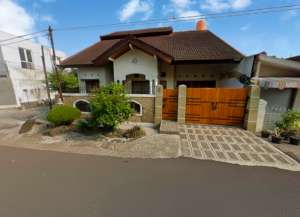 Rumah Mewah Bagus Full Furnish di Manahan Solo Kota lokasi di bumi, tersedia melalui melalui situs Lamudi