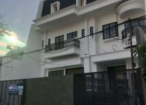 Rumah Mewah Brand New Siap Huni di Tomang Jakarta Barat lokasi di grogol-petamburan, tersedia melalui melalui situs Lamudi