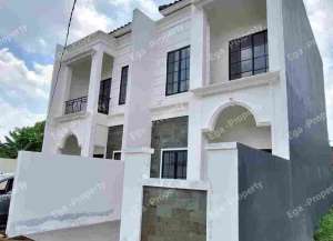 Rumah mewah dalam perumahan adhi karya Depok lokasi di pancoran-mas, tersedia melalui melalui situs Lamudi