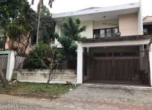 Rumah mewah siap huni di Pakuwon City lokasi di ",
          price: `6200000000`,
          currency: `IDR`
    };


    let pageData = {
        viewPhoneModalField: , tersedia melalui melalui situs Lamudi