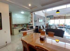 Rumah Mezzanine Lokasi Asri di Ciumbuleuit, Hegarmanah lokasi di cidadap, tersedia melalui melalui situs Lamudi