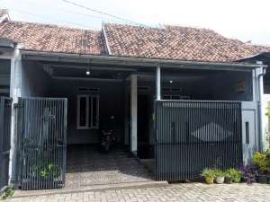 Rumah Minimalis Bagus Siap Huni di Perumahan Kota Cianjur lokasi di Karangtengah, tersedia melalui melalui situs Olx