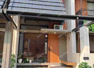 Rumah Minimalis di Fleekhauz Bsd Tangerang lokasi di ",
          price: `1050000000`,
          currency: `IDR`
    };


    let pageData = {
        viewPhoneModalField: , tersedia melalui melalui situs Lamudi